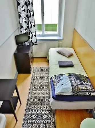 Diana Park Hostel *