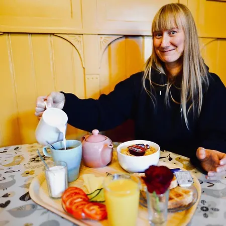 Diana Park Хостел *